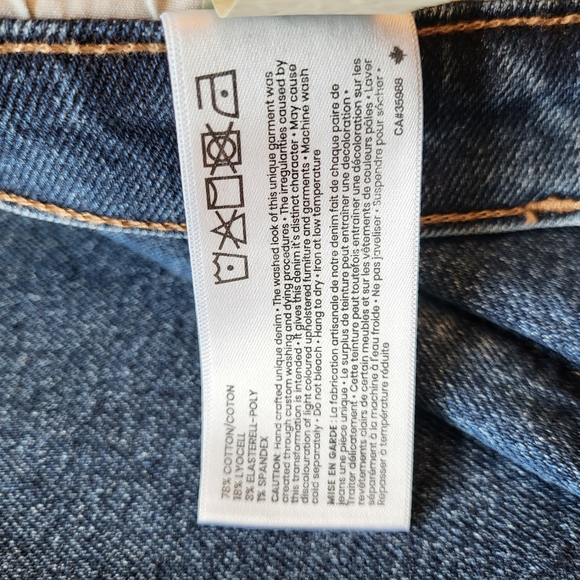 Yoga Jeans. Mom style. High waist, ankle length. Sz 28. Mid blue. - Picture 5 of 5